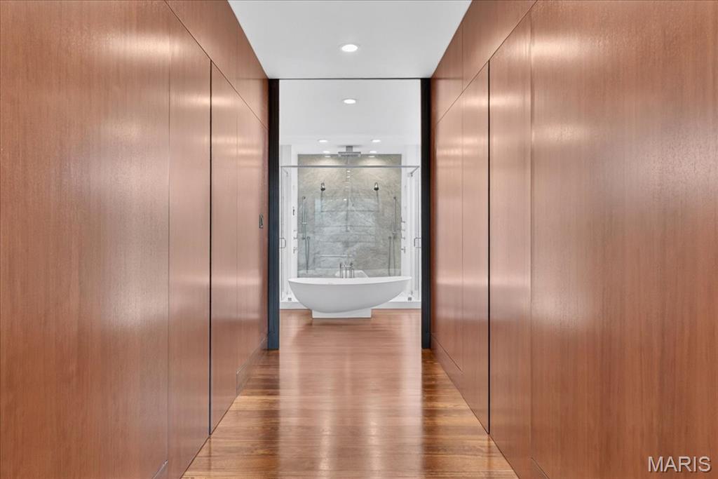 Cram-Izus - Residential