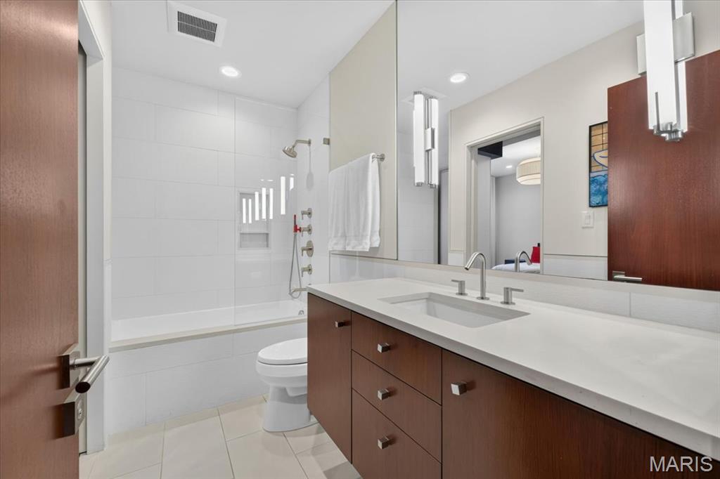 Cram-Izus - Residential