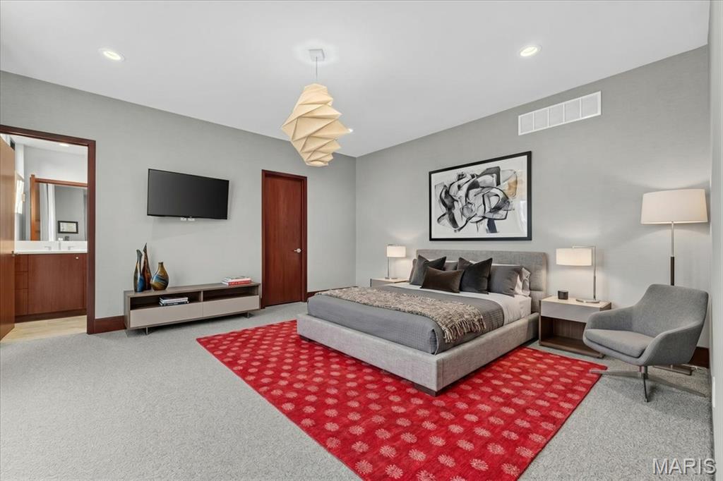 Cram-Izus - Residential