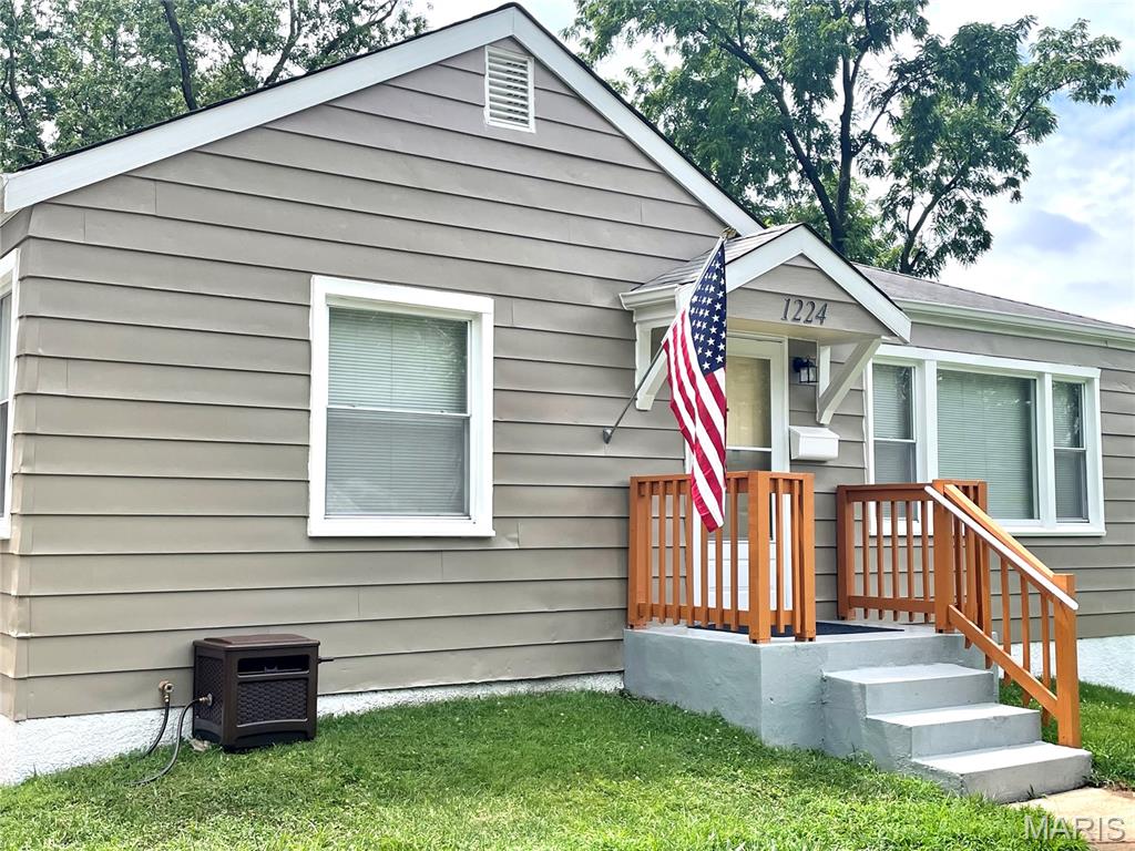 OPEN HOUSE, SUNDAY, JULY 19TH FROM 12PM TO 3PM .. UNLESS SELLER ACCEPTS AN OFFER BEFOREHAND...

ATTENTION: LANDLORDS, INVESTORS, FIRST & SECOND HOME BUYERS, .....THIS BEAUTIFUL HOME IS MOVE IN READY WITH A PASSED OCCUPANCY PERMIT.. Not your typical as-is home. Beautiful Ranch Style Updated 2bedroom, 1bath Home, SHOWS MUCH BIGGER THAN Square Footage Record Shows, with Newer Updates, and Spacious Fenced Lot & Large Back Porch. The home features a Large back deck, Pex (Red&Blue) Water lines, Great curb appeal, fenced backyard, Garage w/Openers, Newer Appliances ( working stove, new microwave, new dishwasher and working refrigerator - as is no warranty ), New Flooring, Interior & Exterior Paint, and New Cabinets (still in plastic) with Glass BackSplash. The bathroom has a large tub and tiled walls. The basement is spacious for entertainment and has laundry shelves. A must see!  One Year Home Protection Plan included with Purchase. ALREADY PASSED Occupancy Permit. Show and Sell. NO FLOOD-PLAIN..Your buyer will enjoy this home!...