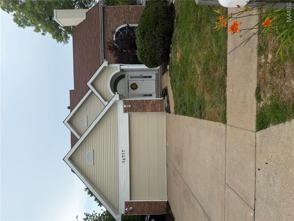 This home sits on a large corner lot , off a very quiet culdesac , large rooms, finished lower level, private back stone patio, lots of storage, large walk in closets, large craft room on the lower level. Very open floor plan great for entertaining!