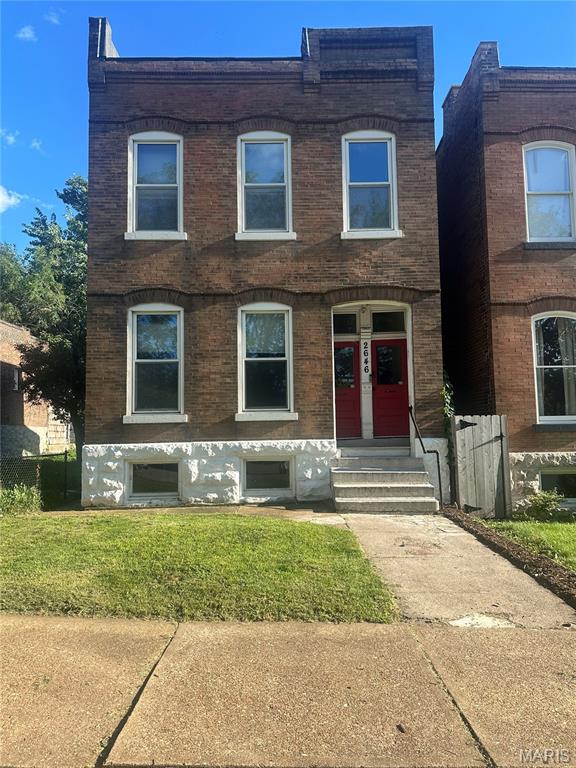 2646 Geyer Ave is an 1896 brick duplex in Fox Park National Historic District — two units, each about 1,100 sq ft, with 10+ ft ceilings, huge windows bringing in a ton of natural light, high durability vinyl flooring, and exposed brick throughout. Basement is unfinished, but is dry with remarkably high ceilings, making it possible to turn into liveable space.

Both units were gut-rehabbed to the studs in 2017: all-new plumbing, electric, HVAC, kitchens, bathrooms, and flooring. Owner bought the building in 2023 and has been in the lower unit since. Since purchasing, the owner has redone the upper kitchen, replaced the front and rear fencing, and put on a new roof. The original 1896 fixtures are still intact throughout giving the place an old world feel.

Unit A (Lower): Traditional 2 bed / 1 bath with a big living room and open floor plan, owner-occupied. Market rent ~$1,200/mo. Available to tour only under contract.

Unit B (Upper): 3 flexible rooms (currently configured as bedroom, living room, and office), 1 bath. 2025 kitchen renovation with stainless appliances and white cabinetry and quartz countertops. Currently occupied by a travel nurse — available to tour by appointment. Market rate is $1,500/mo furnished. Combined gross rent: ~$2,700/mo. Please allow 24 hours notice.

Live in one unit and let the other cover most of your mortgage, or rent both.

Steps from Fox Park's restaurants and coffee shops. Five minutes from Tower Grove Park, seven from Busch Stadium, eight from Forest Park. Owner is moving out of state and is motivated to sell. Schedule a tour today! Click the link for a virtual tour https://2646geyer.replit.app