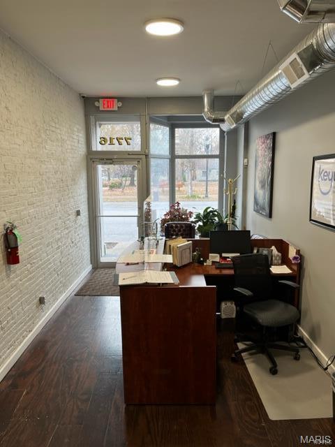 Valles - Commercial Lease