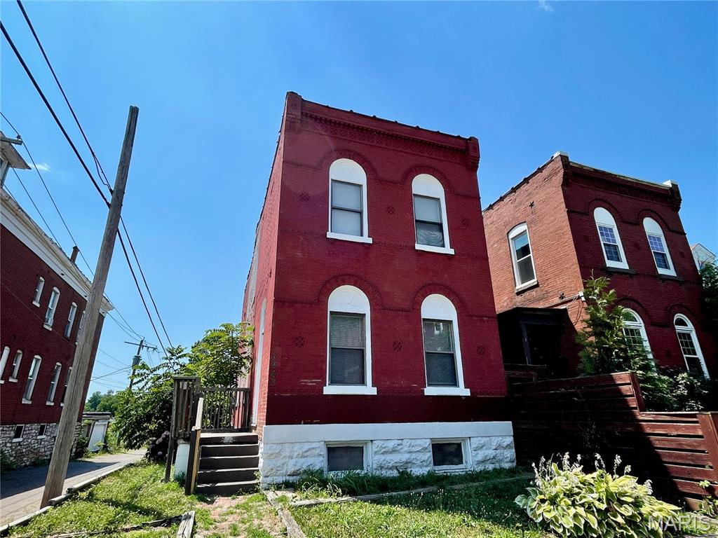 Turnkey Investment Opportunity in South St. Louis!

Add this tenant-occupied property to your investment portfolio and start earning income from day one. With an established tenant already in place, this property offers the convenience of immediate cash flow and the potential for long-term appreciation.

No showings without an accepted contract. Must be sold in a package to include MLS#26042792 & MLS#26042803

No showings without an accepted contract. Must be sold in a package to include