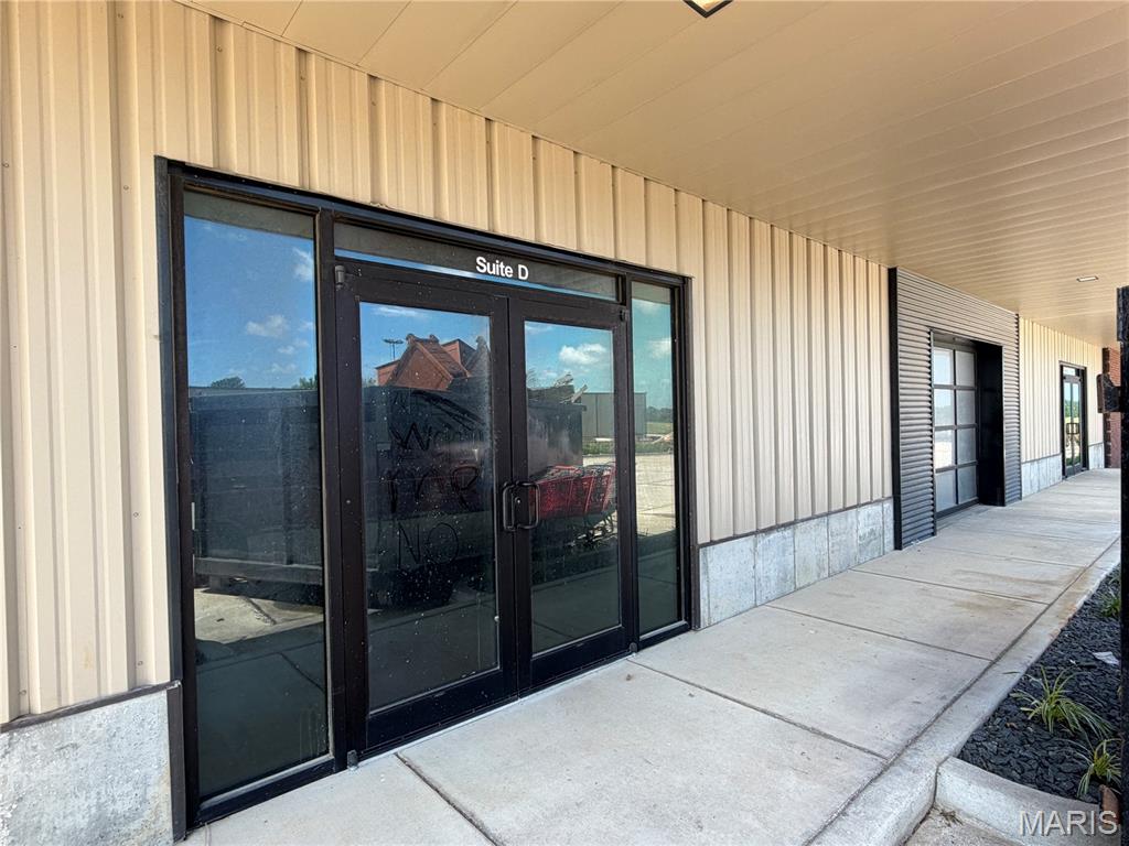 none - Commercial Lease