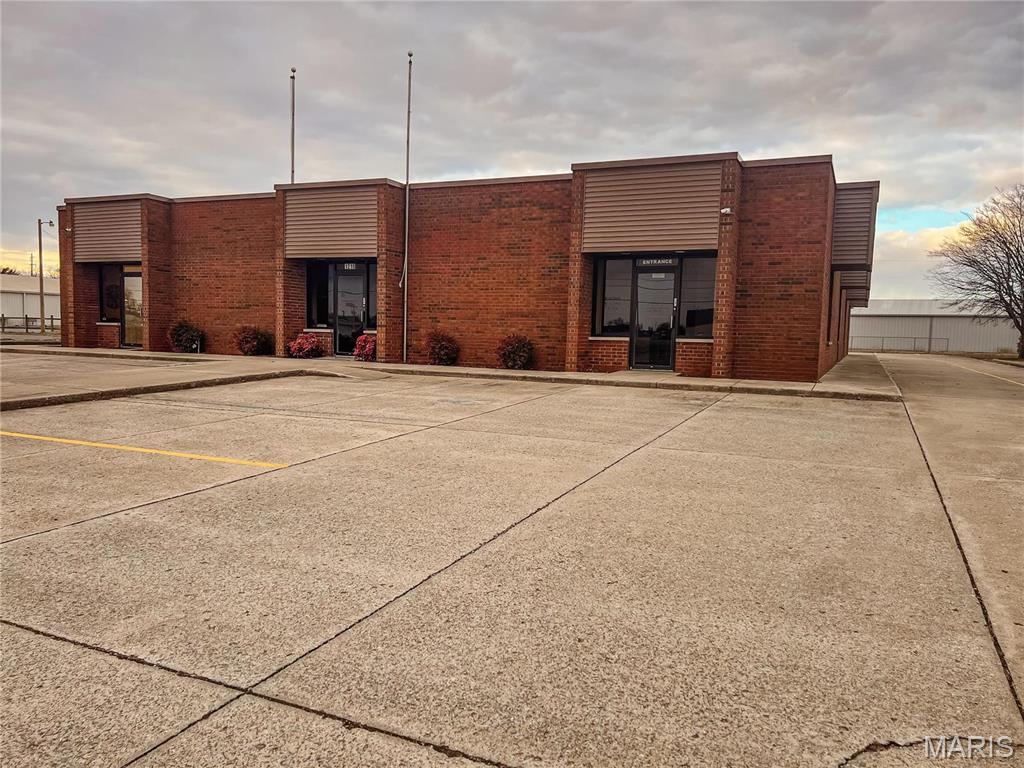 n/a - Commercial Sale