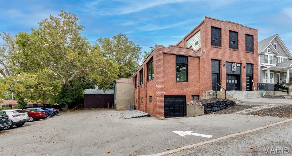Greenwood - Commercial Sale