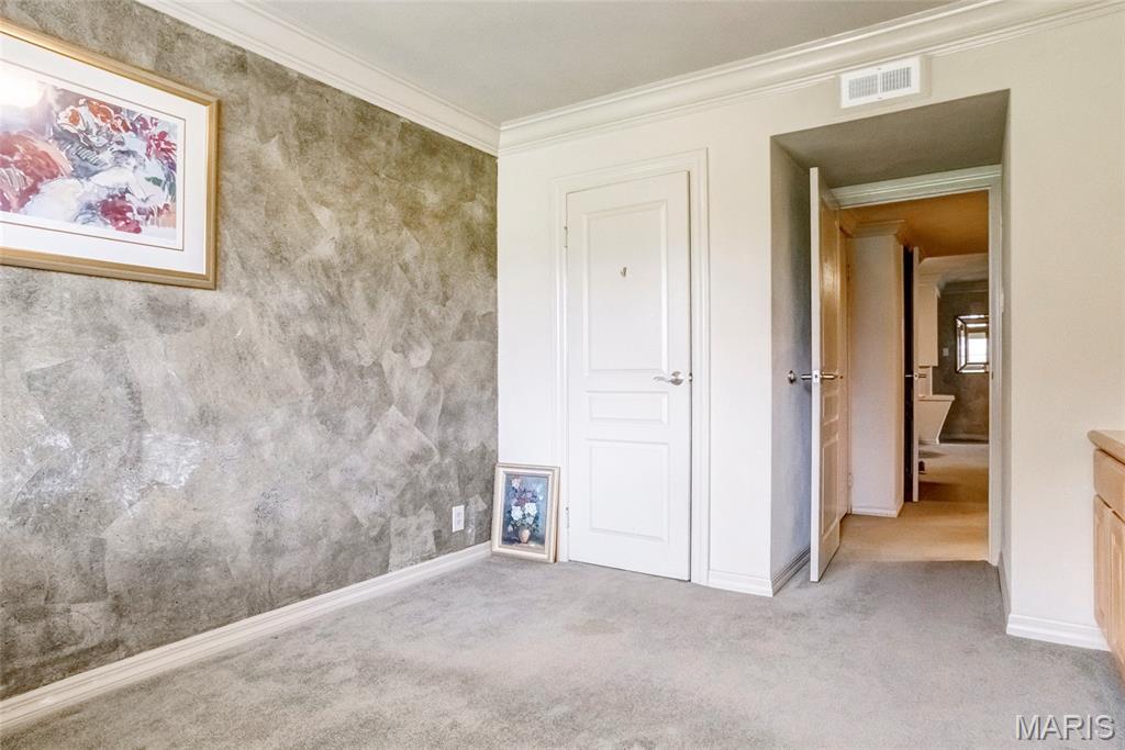 Delcrest Condo - Residential