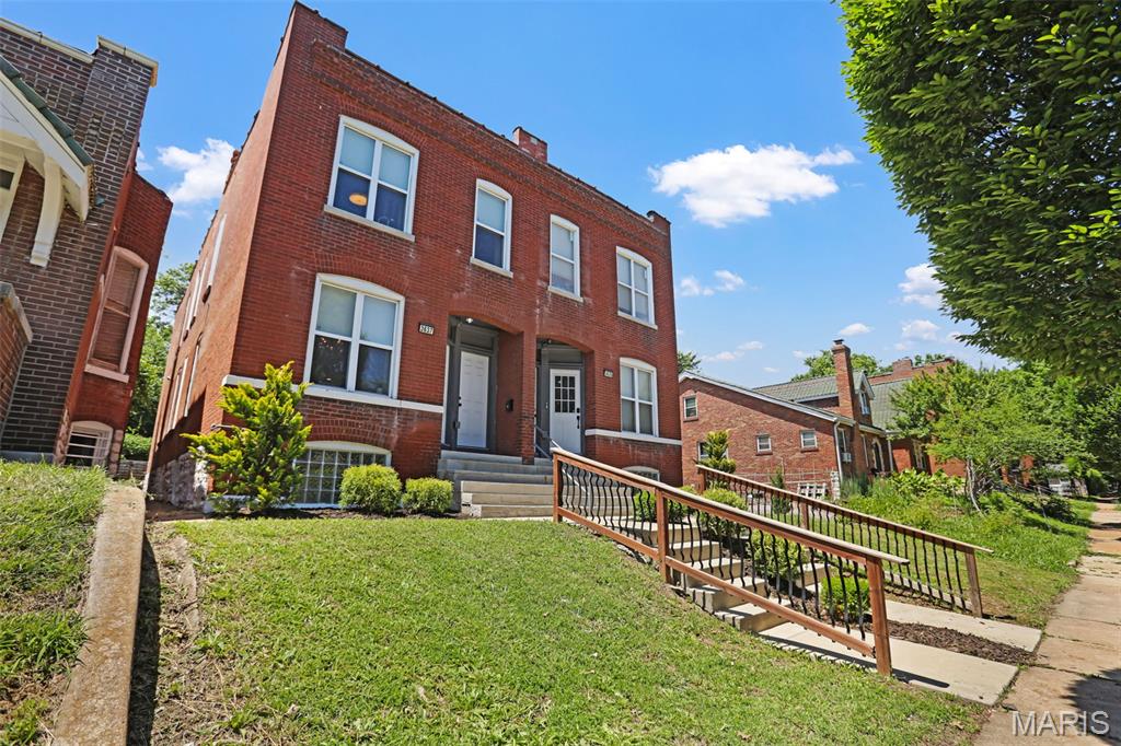 City Commons South Compton Sub - Residential Lease