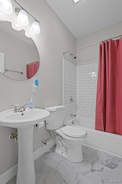 City Commons South Compton Sub - Residential Lease