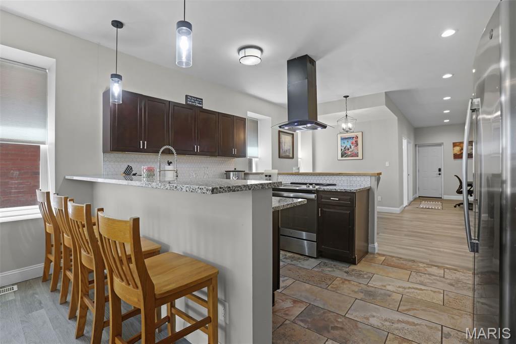 City Commons South Compton Sub - Residential Lease