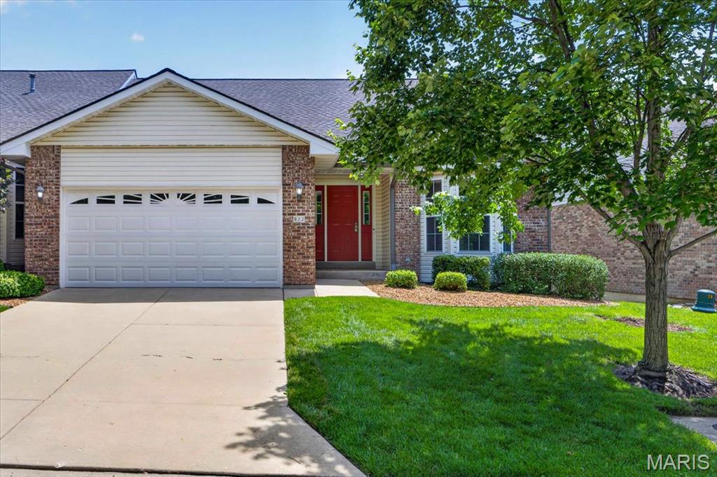 Enjoy easy living in this beautifully maintained 3 bed, 3 bath RANCH villa! Step inside to an open floor plan featuring a vaulted ceiling, a spacious living room, dining area w/ a bay window and fresh paint throughout. The kitchen offers ample cabinetry, a breakfast bar, and a sunny breakfast room. Relax with your morning coffee on the covered deck overlooking the backyard. Retreat to the primary suite complete with a tray ceiling, bay window, walk-in closet, and en-suite bath featuring dual sinks, a jetted tub and separate shower. Enjoy the convenience of a main-floor laundry room with the washer and dryer included. A second bedroom with a bay window and an additional full bath complete the main level. The finished walkout lower level offers over 1,000sqft of additional living space and is perfect for guests or multi-generational living. It features a kitchen, office with built-ins, third bedroom with a walk-in closet, third full bath, and a large family room. An unfinished storage area offers plenty of extra space for storage. Additional updates include a new roof (2023), new furnace (2024), new A/C (2024), and fresh interior paint (2023). Monthly HOA is $252.