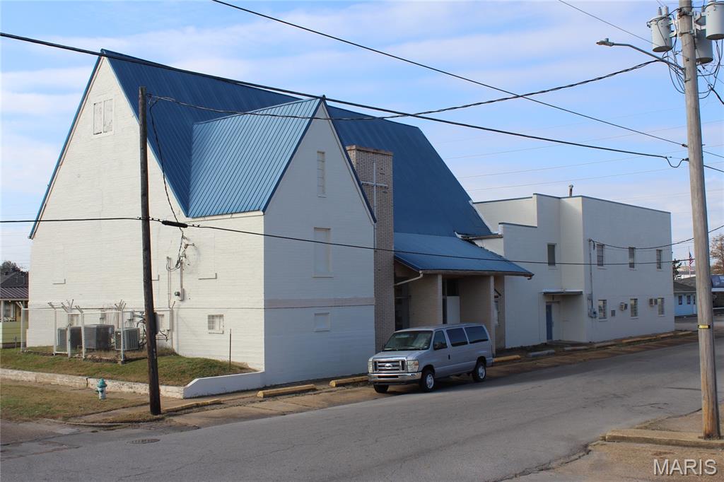 Kitchen & Bartlett Add - Commercial Sale