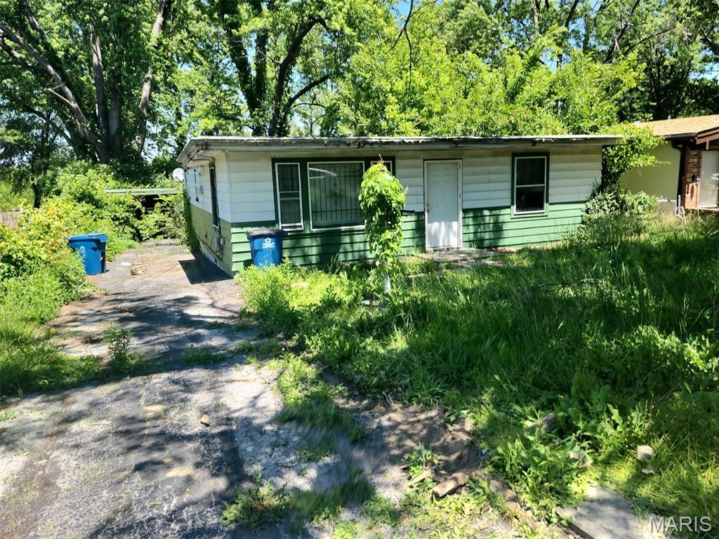 Looking for your next project? This 3-bedroom, 1-bath home offers 986 sqft and plenty of opportunity for the right buyer. In need of extensive updates and likely a full rehab, this property is ideal for investors ready to bring it back to life. Features include a 1-car driveway and detached garage. Endless potential awaits! Bring a flashlight as utilities are not on.