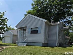 Three bedroom two bath home located on a low traffic street near the River Campus. One car detached garage. Level yard. Small dining nook off of the kitchen. Laundry is in the primary bathroom which is approximately 12x12. Garage has no insulation inside and is not heated or cooled.