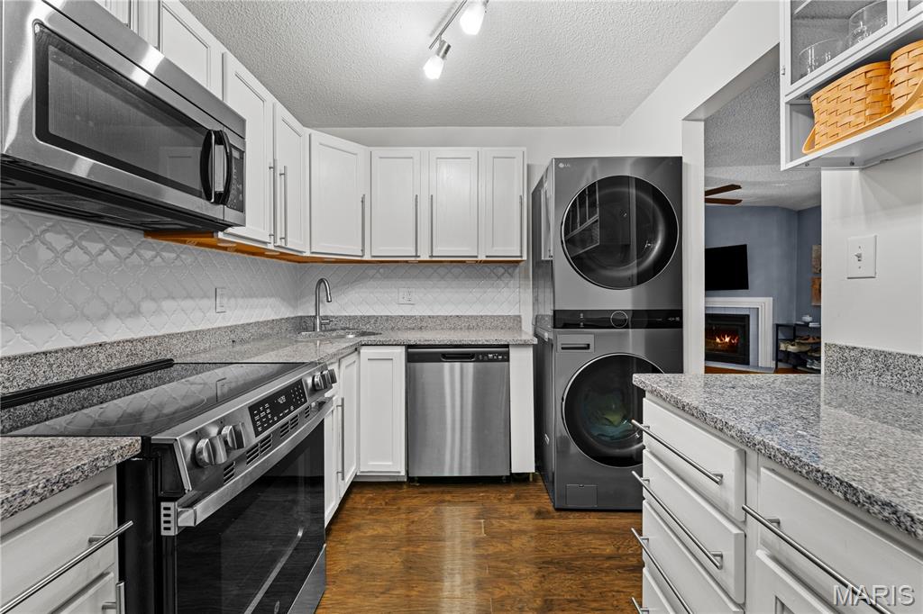 Brentwood Forest Condo Ph Eight - Residential