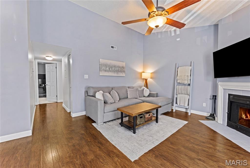 Brentwood Forest Condo Ph Eight - Residential