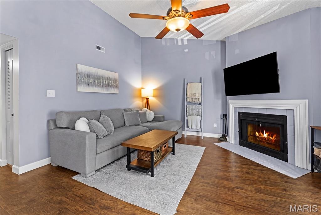 Brentwood Forest Condo Ph Eight - Residential