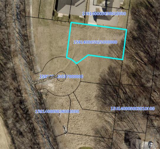 Duplex investor opportunity! These duplex lots are in a quiet neighborhood and in a central location close to schools, shopping, and hospitals. Duplexes must have full brick/stone fronts with vinyl sides and back, 1300 sq ft minimum per side.