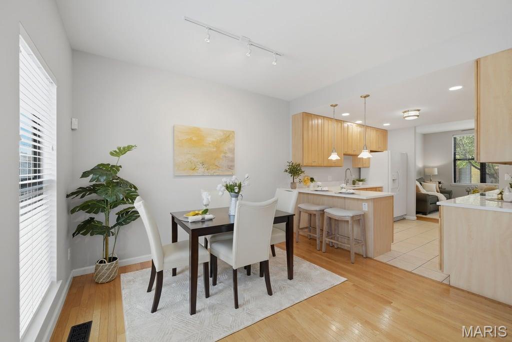 McPherson Court Twnhms - Residential