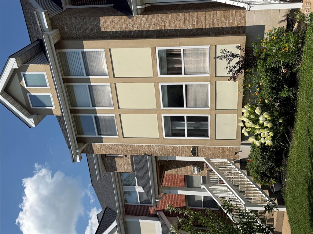 Gaslight Square East - Residential