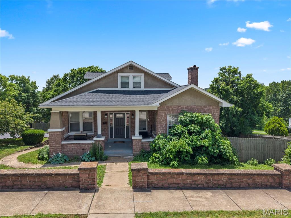 Imagine a lifestyle where the backyard doesn't end at the fence line, but opens up directly into a vibrant community park. Picture enjoying nearly half an acre of private outdoor space, paired with the exceptional convenience of being within walking distance to the local junior high and high schools. With 2,700 square feet, 4 bedrooms, and 3 bathrooms, this home possesses a rare, soulful character that modern builds simply cannot replicate. It is an expansive canvas waiting for a new owner to bring their unique vision to life.
This property features excellent structural integrity and major, expensive updates already crossed off the list. The roof, water heater, and central air conditioning system are all less than five years old, and several newer windows have been installed for improved efficiency. The sprawling 0.47-acre lot provides an unmatched setting and endless possibilities for outdoor enjoyment, entertaining, or simply relaxing against a peaceful park backdrop.
Please note that this property is being sold as-is and will not currently pass municipal occupancy inspections. While it needs some sweat equity and a clear vision to get it over the finish line, the heavy lifting on the roof and mechanical systems is already done. If you have been searching for a property with undeniable character, massive space, and a location that cannot be beat, this is the opportunity of a lifetime. NOT FOR LEASE