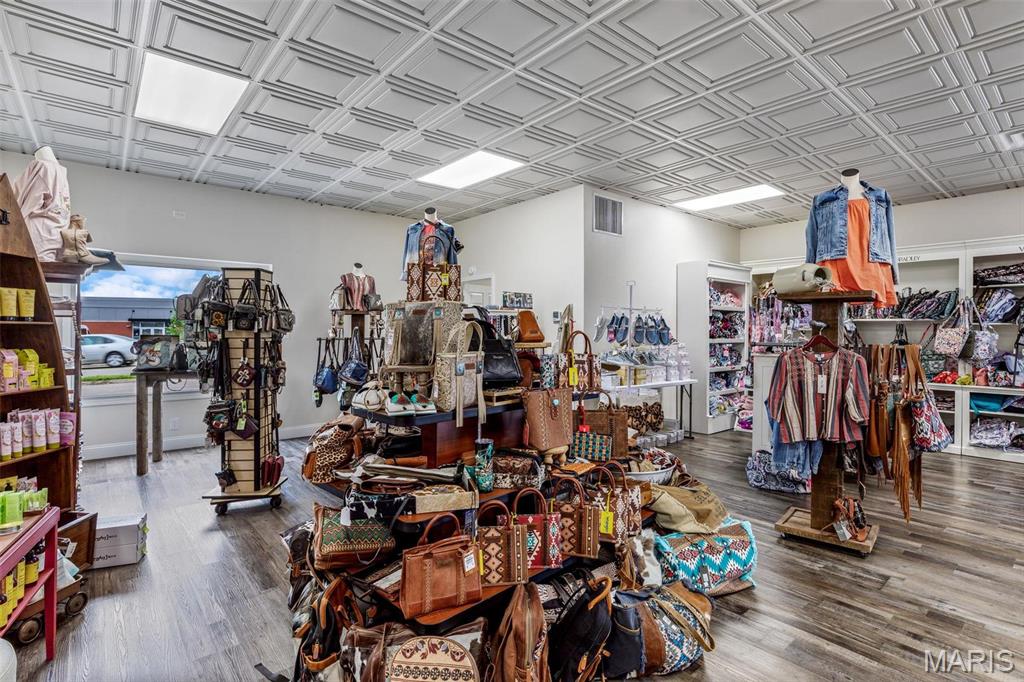 n/a - Commercial Sale