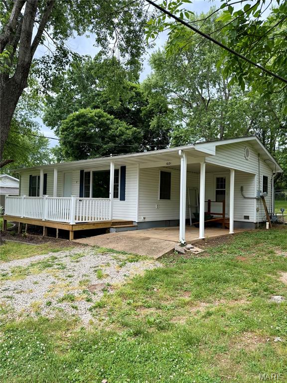 Completely remodeled and move-in ready! This charming 2 bedroom, 2 bathroom home sits on over half an acre and offers the perfect blend of comfort and outdoor living. The fully fenced backyard provides privacy and space to play, while the front deck and back patio are ideal for relaxing or entertaining guests. Property also includes a storage shed and an impressive 30x30 basketball court!

Property comes with the adjacent lot. Can be separated at buyer’s expense.