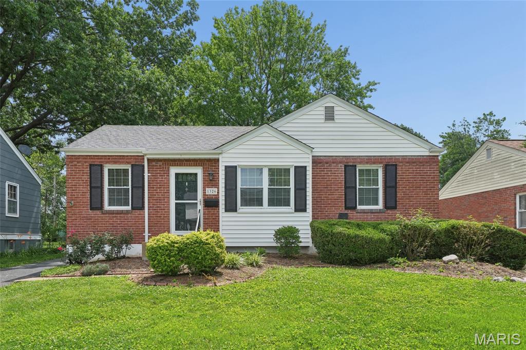 Welcome to 1326 Warson Place, a beautifully updated and thoughtfully expanded home offering over 1,300 square feet of comfortable living space in a prime Rock Hill location!
The main level features gleaming hardwood floors throughout, creating a warm and inviting atmosphere. The updated kitchen is a standout, complete with stainless steel appliances, a gas cooktop, and ample space for cooking and entertaining. The addition truly elevates the home, boasting a spacious dining space or hearth room, a full bathroom, and a private primary suite retreat—perfect for relaxing at the end of the day.
Two additional bedrooms are conveniently located on the main level and share a well-appointed hall bath, offering flexibility for family, guests, or a home office.
The finished lower level adds even more versatility with an oversized family room, plus additional space perfect for an office, workout area, or hobby room—not to mention abundant storage throughout the home.
Step outside through sliding glass doors to enjoy a shaded deck and paver patio, ideal for outdoor dining or entertaining. The flat backyard provides plenty of space for recreation, gardening, or simply unwinding. An oversized detached garage adds convenience and extra room for storage or workshop needs.
Located within the highly regarded Webster Groves School District and just minutes from highways, parks, shopping, dining, and everyday amenities, this home combines comfort, space, and unbeatable accessibility.
Don’t miss your chance to make this move-in-ready gem your own!