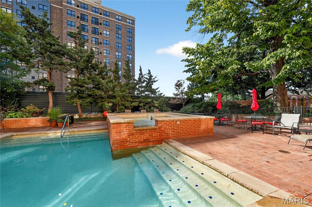 Hanley Towers Condominium - Residential
