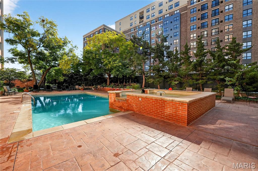 Hanley Towers Condominium - Residential
