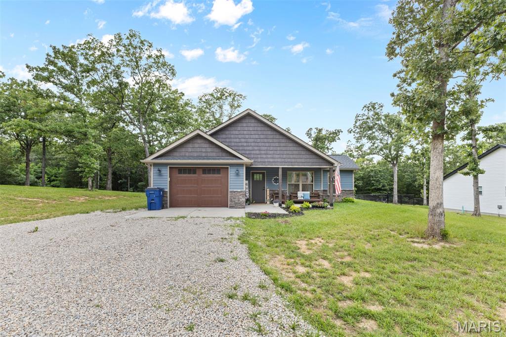 Take a look at this beautiful 2022 built home featuring 2 bedrooms, 2 bathrooms, and over 1,400 sq ft of comfortable living space!

You'll love the open floor plan, spacious pantry, walk in closet, laundry room, and fenced in back yard. 
Whether you're looking to downsize, purchase your first home, or enjoy the convenience of a newer construction, this home checks all the boxes! 

Schedule your showing today!