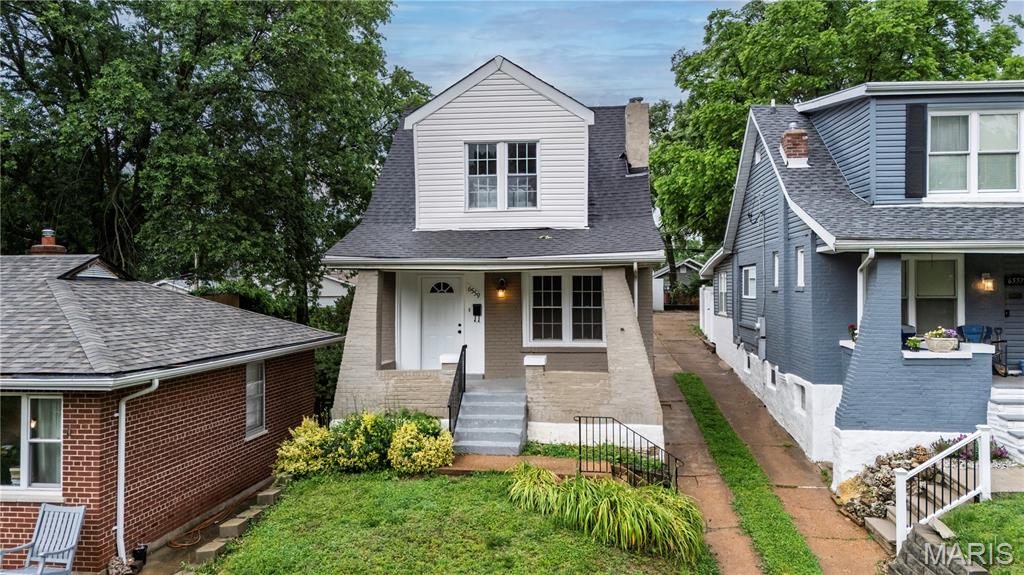 Welcome home to this beautifully rehabbed 2-bedroom, 1-bath bungalow in the heart of Clifton Heights, one of South City’s most sought-after neighborhoods! From the moment you arrive, you’ll love the charming covered front porch, updates galore, and attention to detail throughout. Inside features include quartz countertops, brand new cabinetry, fixtures, appliances, LVP flooring, crown molding, decorative wall molding, and an updated bathroom. The spacious layout offers an impressive amount of closet space, plus all the big-ticket updates have already been done, including a new HVAC system. Step outside to enjoy the fenced backyard, patio area, and oversized 2-car garage. This home is move-in ready and looking for a new owner. Unbeatable location close to parks, restaurants, and highways!
Make your appointment today :)