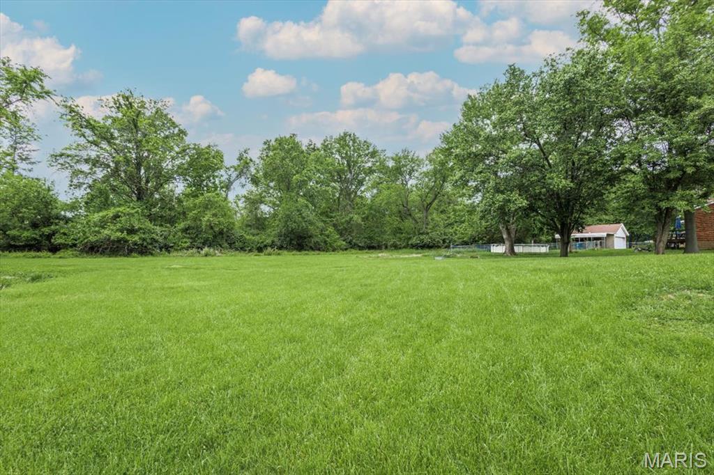 Chouteau - Land