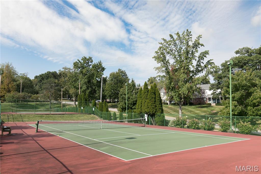 Brentwood Forest Condo Ph Eight - Residential