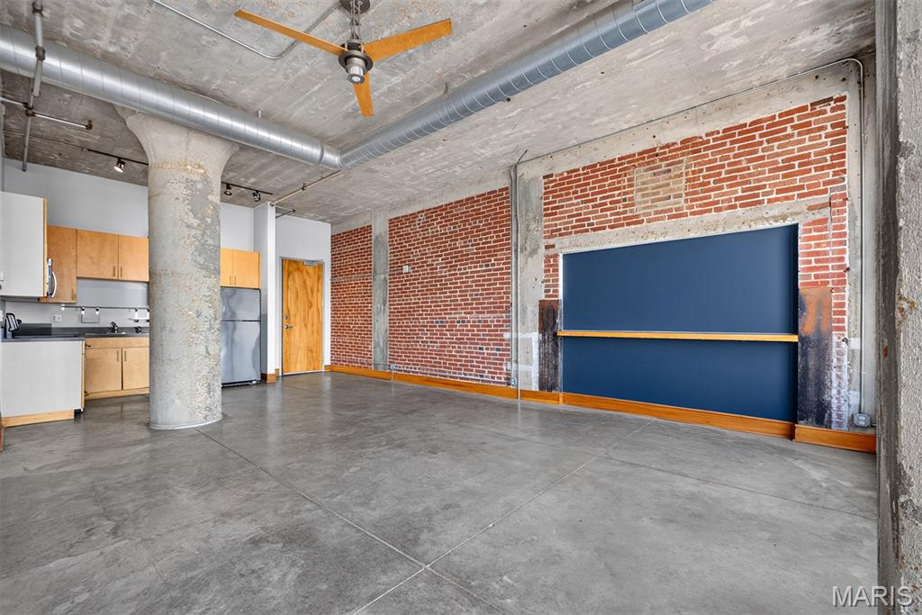 Windows Lofts - Residential Lease