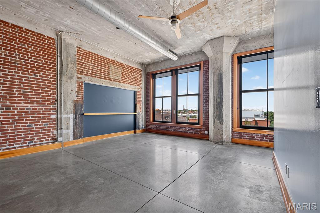 Windows Lofts - Residential Lease