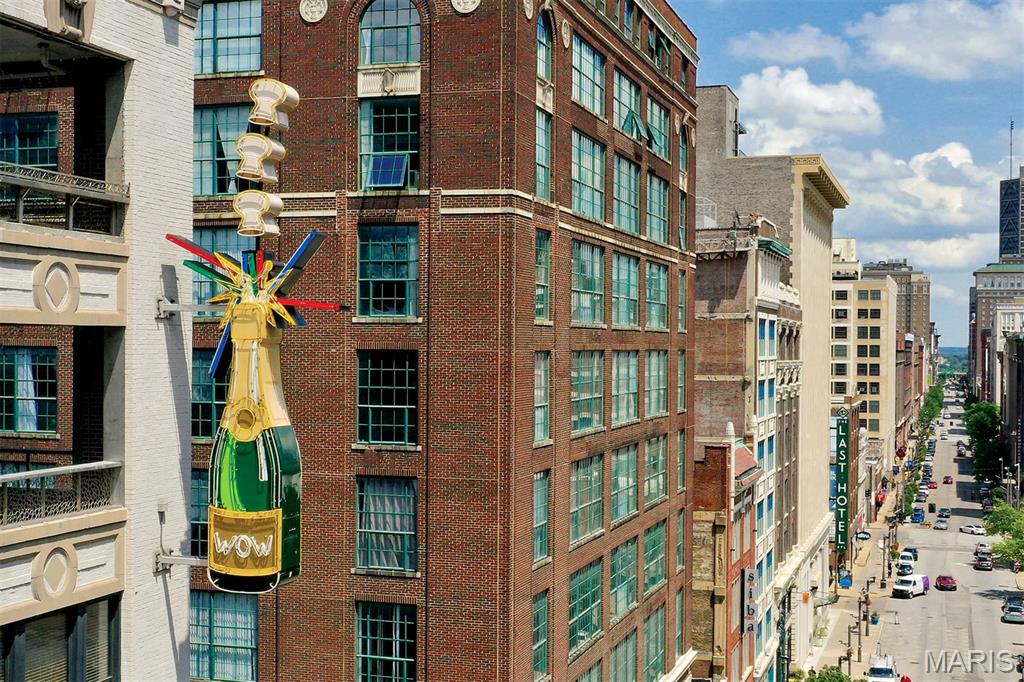 Windows Lofts - Residential Lease