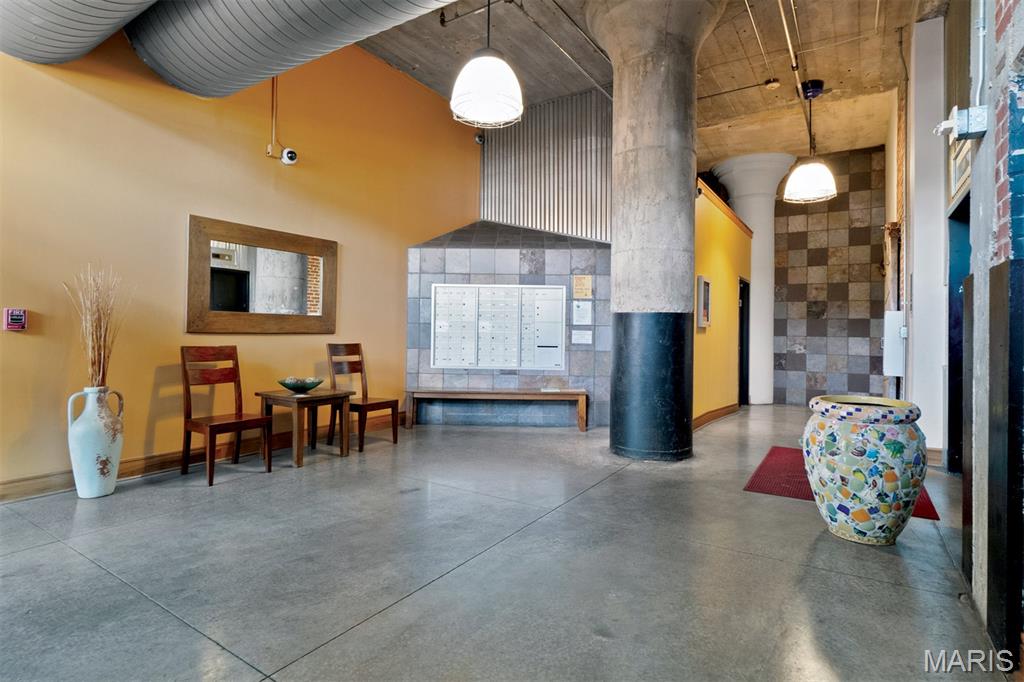 Windows Lofts - Residential Lease