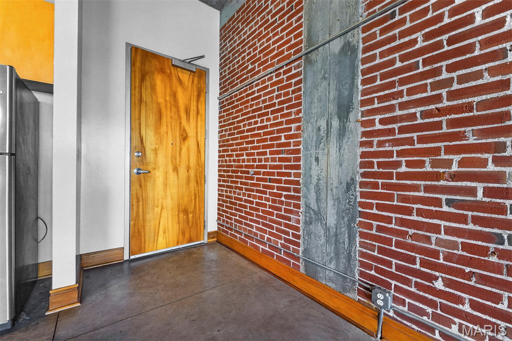 Windows Lofts - Residential Lease