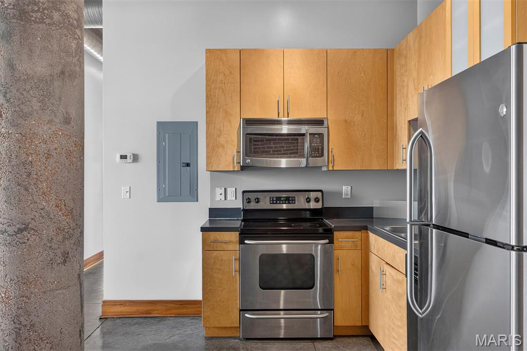 Windows Lofts - Residential Lease