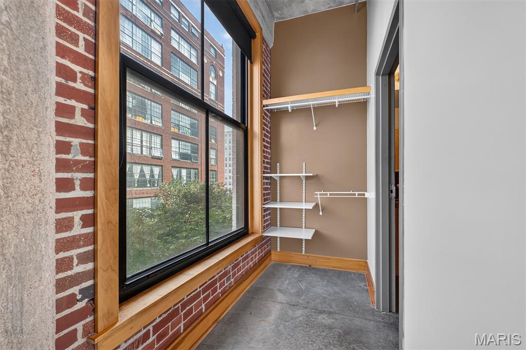 Windows Lofts - Residential Lease