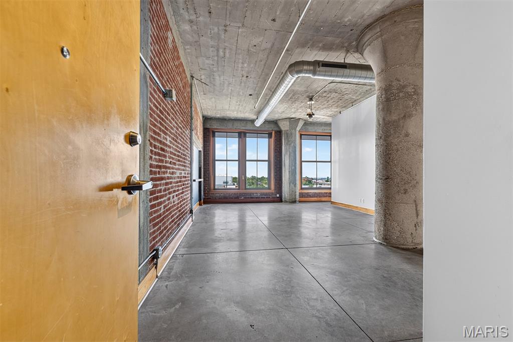 Windows Lofts - Residential Lease