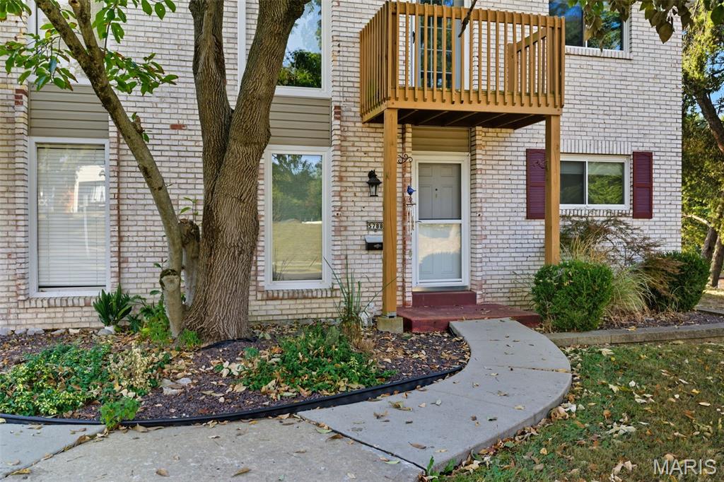 Oakville Commons Condo - Residential