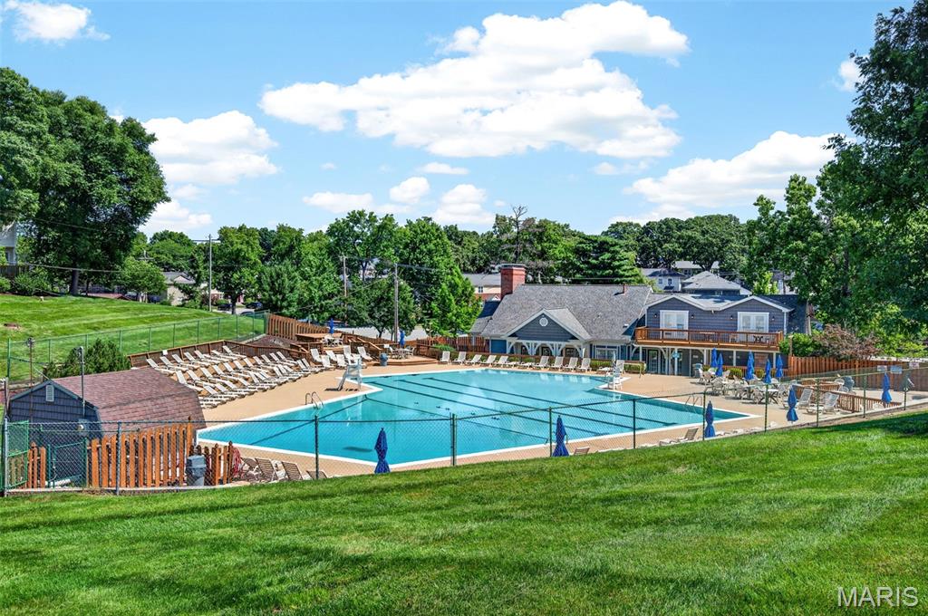 Brentwood Forest Condo Ph One - Residential