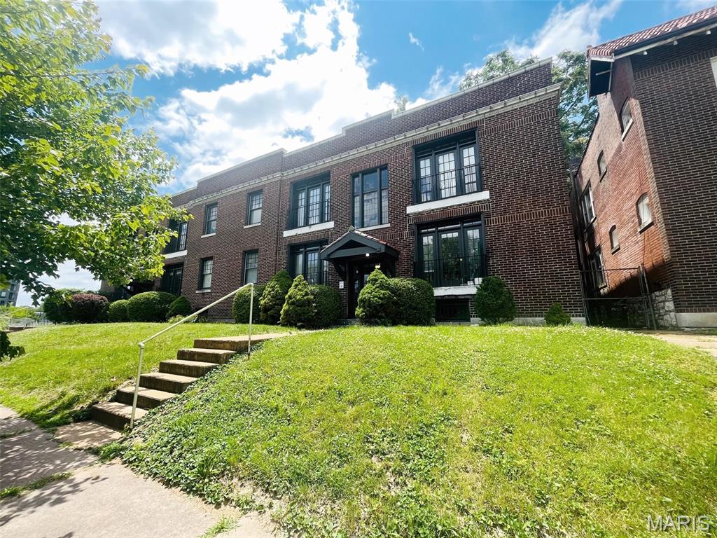 5744–5750 Pershing Avenue is an eight-unit multifamily asset is located within a well-established neighborhood in St. Louis. Originally built in 1916, the Property underwent a full renovation in 2025-2026, which included roof replacement, tuckpointing of parapet wall, meter box replacement on west side of building, drywall replacement, refinishing and repainting of all interior units, and some new light fixtures. Positioned between Pershing Avenue and Forest Park Parkway, the Property offers immediate access to Forest Park to the south and the Delmar Loop to the west—placing residents near an abundance of shops, restaurants, entertainment, and cultural amenities. The Property is also conveniently located near major employment centers, including Saint Louis University Hospital, Barnes-Jewish Hospital, Cortex Innovation District, and the City of St. Louis. It sits less than two miles from Washington University, a 169-acre campus serving more than 15,000 students, faculty, and staff. Additionally, Forest Park Parkway, less than 0.2 miles away, providing direct connectivity to the greater St. Louis region.