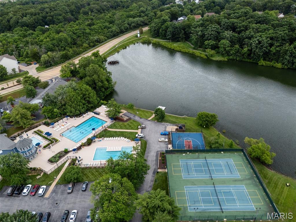 The Cove At Lake Chesterfield - Residential