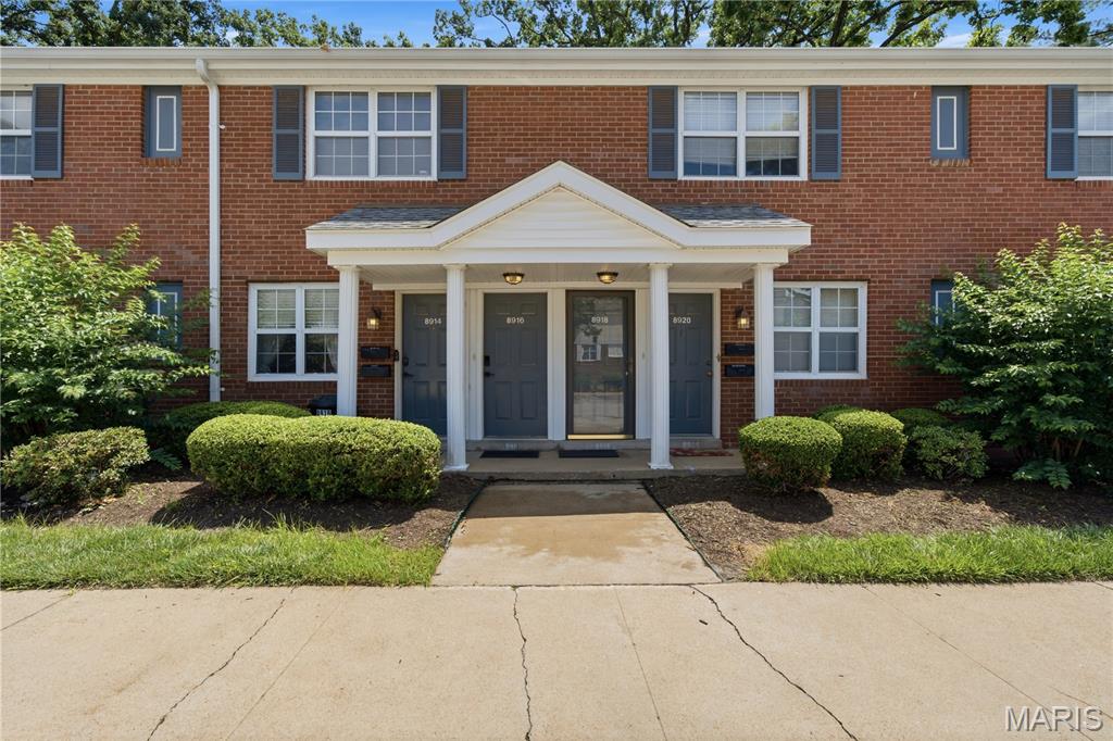 Open house this Sunday 1:00-3:00!  
If comfort and convenience resonate with you, take a moment to enjoy this comfortable condo! Located in the ultra-convenient Brentwood Forest, this condo offers a serene neighborhood setting with immediate access to highways and abundant retail, placing you in an ideal central location! This home has been lovingly updated with new appliances, ultra-plush carpeting, and a refreshed kitchen and bathroom! You will love the comfy yet light and airy feel throughout. Two bedrooms, one bathroom, and a lovely deck offer plenty of space. There is an in-unit stacked washer/dryer and a convenient storage closet off the deck. Brentwood Forest is an amenity-rich neighborhood with beautiful grassy common areas, mature trees, a lovely lake, several pools, and tennis courts. Impeccably priced and ready for you - come see it this weekend and make it yours! 
Showings begin Friday!