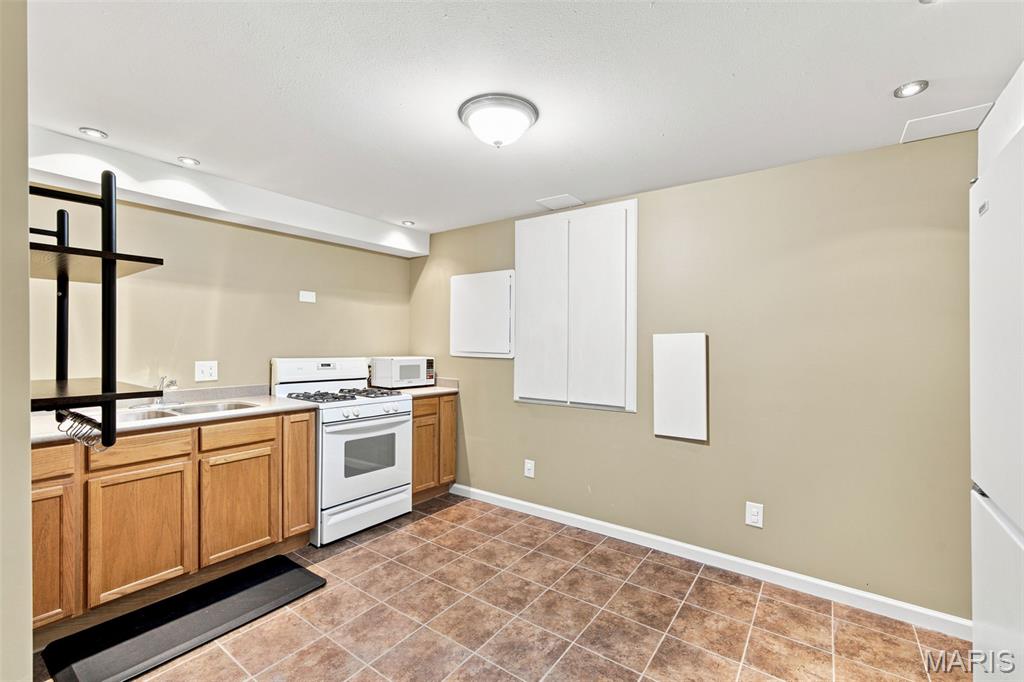 Vantage Pointe - Residential