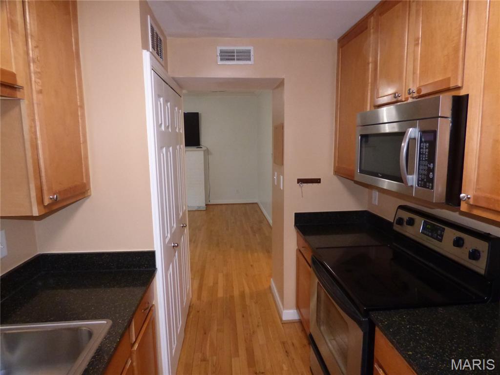 Waterman 04 Condo - Residential
